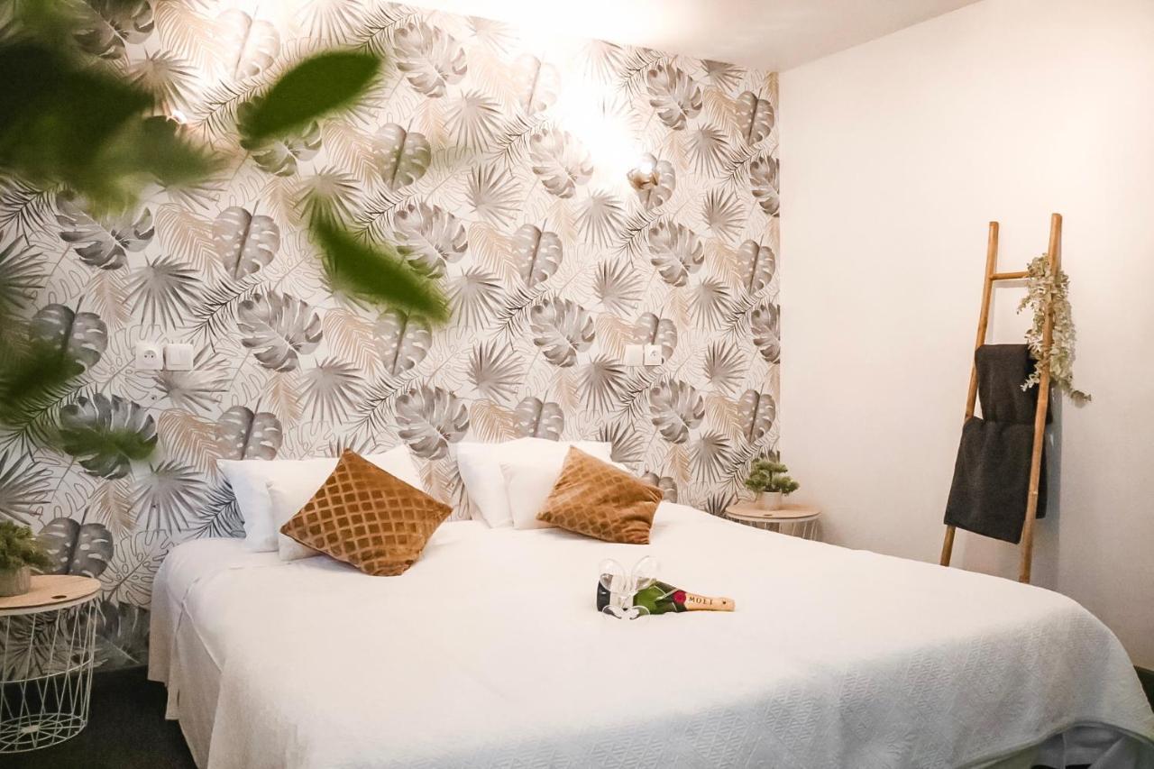 Maria Grazia Hotel Saint-Gâtien-des-Bois Zewnętrze zdjęcie